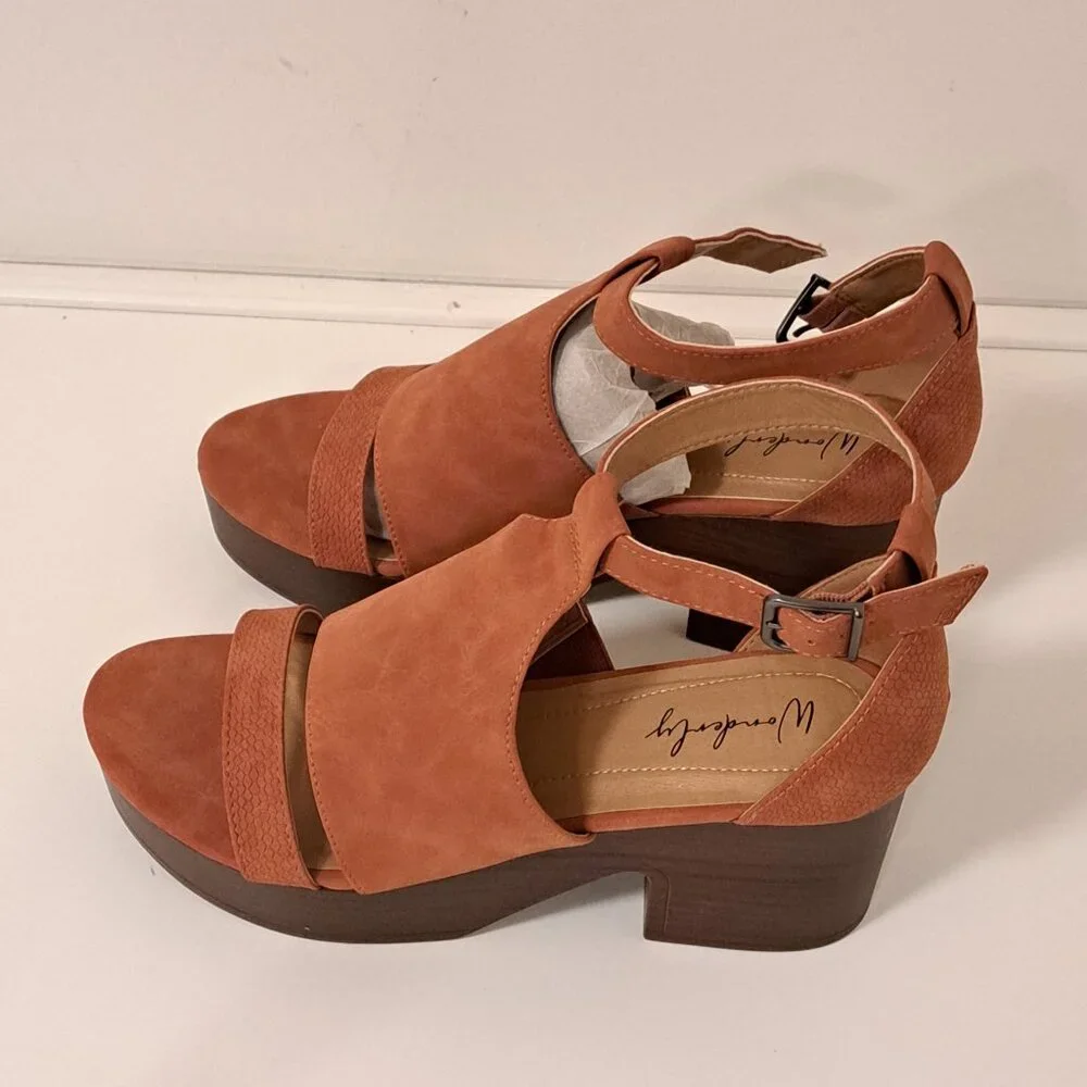 Wonderly Emilia Platform Sandals Misses Size 9
